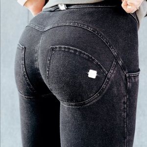 Freddy WR.UP sexy butt lifting legging pants